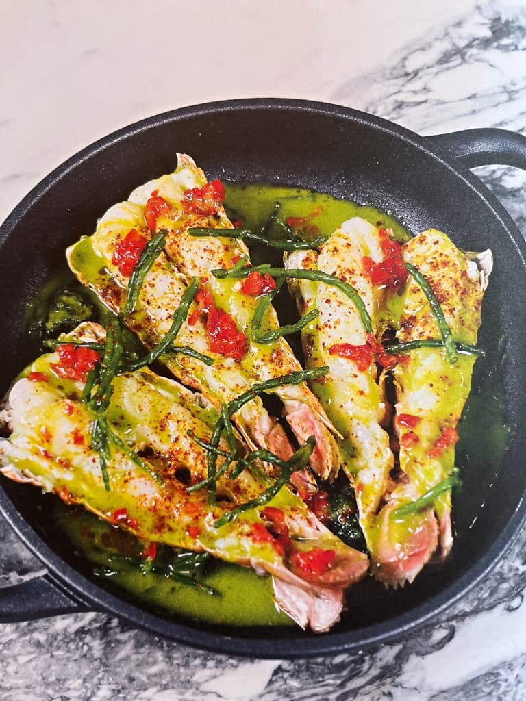 Sjøkrepshaler med ingefær- og gressløksaus