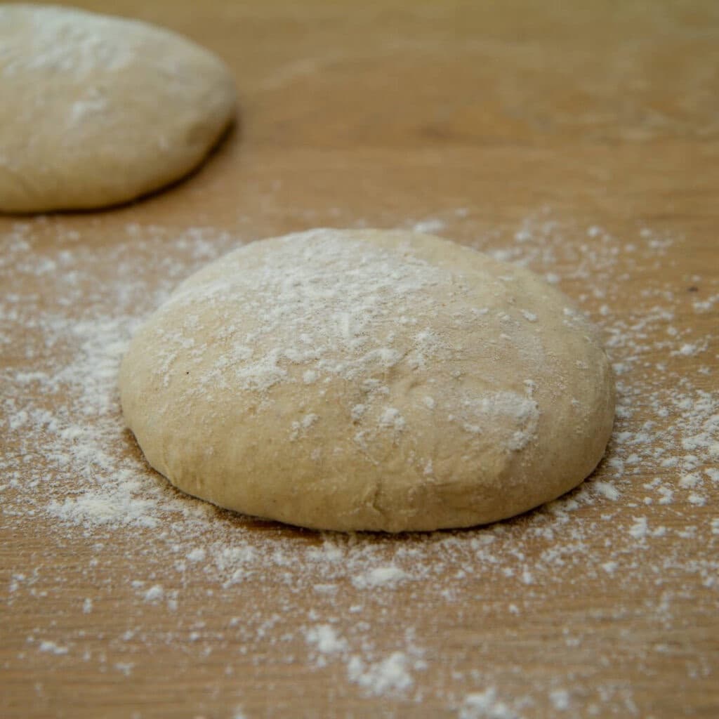 Pizzadeig med surdeig-starter