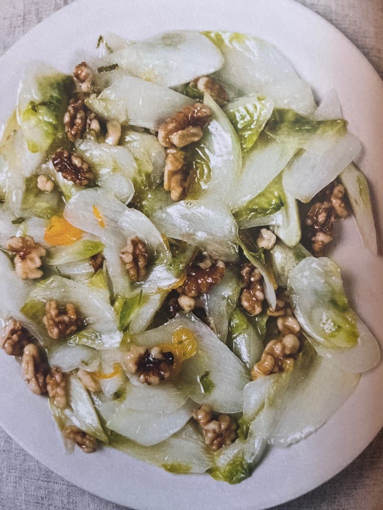 Endive, sitrus og valnøtter