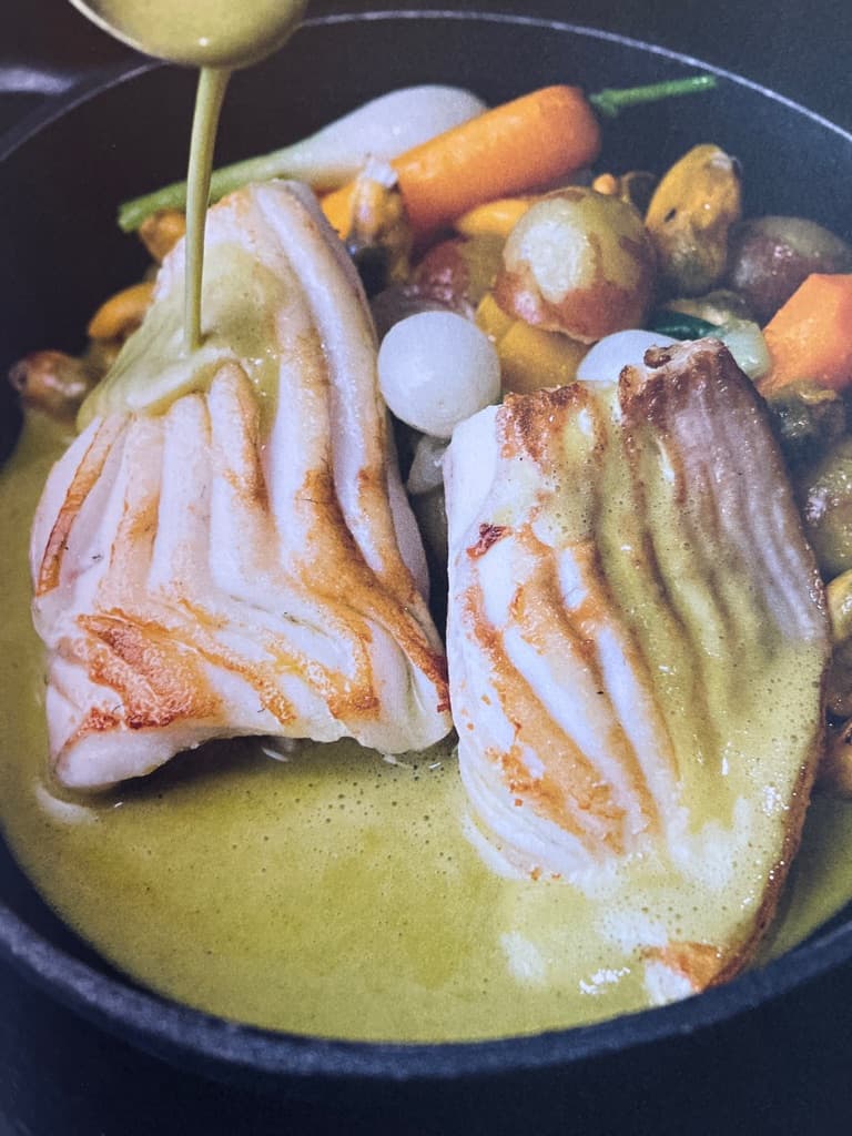 Piggvar med grønn peppersaus