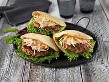 Lammeburger i pitabrød