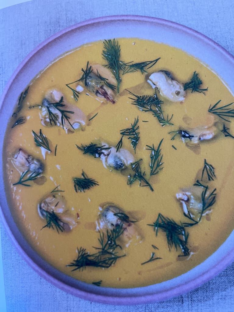 Gulrotsuppe med blåskjell og dill