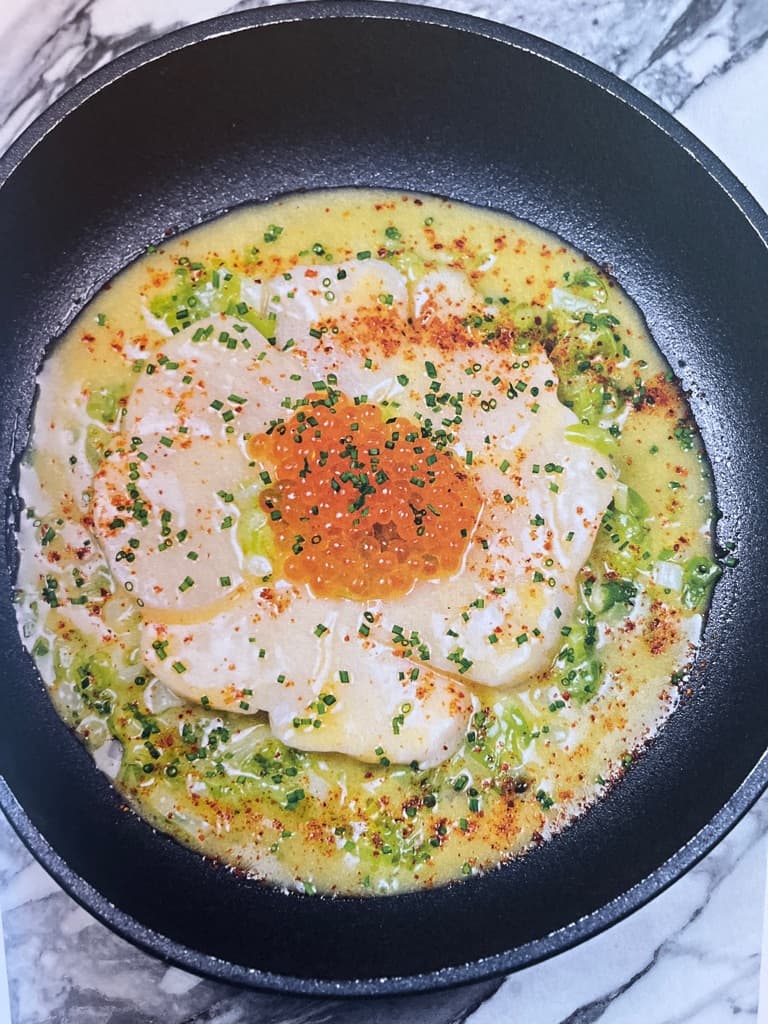 Kamskjell med laksekaviar