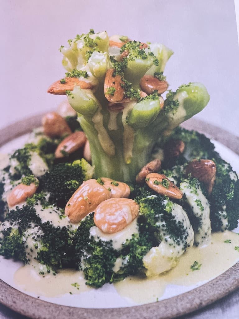 Brokkoli med stekte mandler