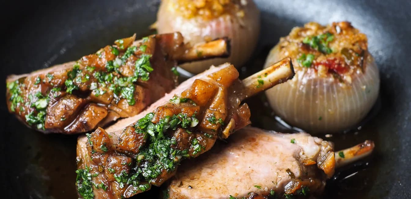 Lammerygg med bakt løk