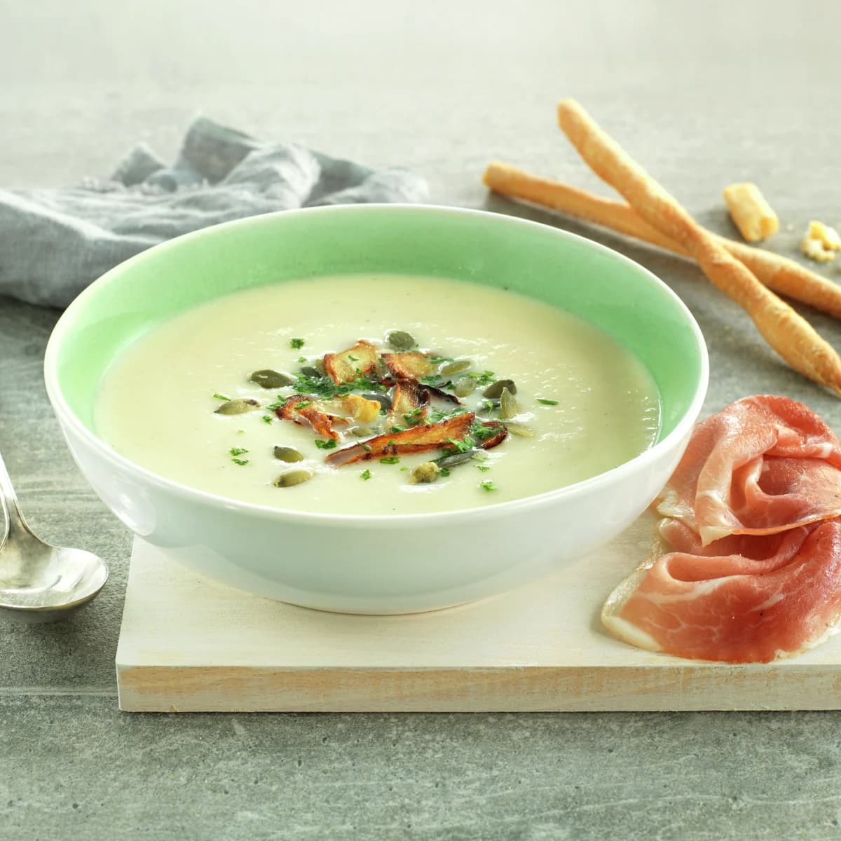 Jordskokksuppe med spekeskinke